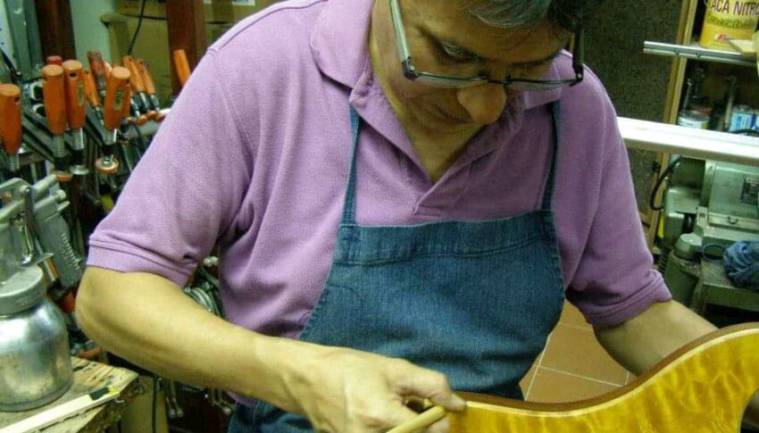 Claudio Lazcano: un gran Luthier – entrevista en La Guía de Caracas